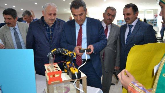 Mehmet Zahid Kevseri İmam Hatip Ortaokulu TÜBİTAK 4006 Bilim Fuarı Açılışı Yapıldı