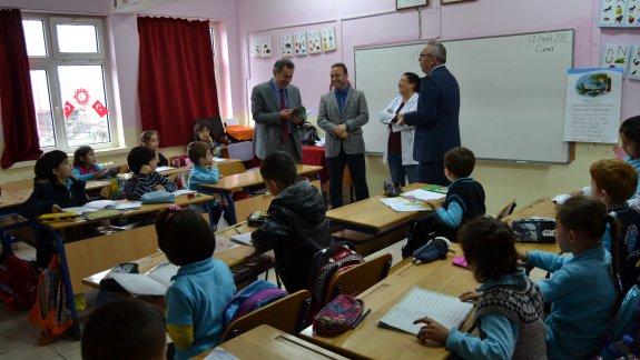 İl Milli Eğitim Müdürümüz Murat YİĞİT Akçakoca Osmaniye İlkolulu´nu Ziyaret Etti