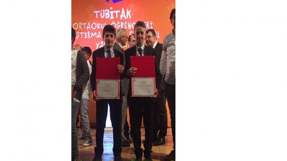Akçakoca İmam Hatip Ortaokulu Öğrencilerimiz Türkiye Üçüncüsü oldu