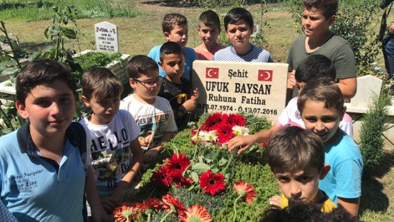 15 Temmuz Şehidimiz Şehit Ufuk BAYSAN Mezarı Başında Dualarla Anıldı