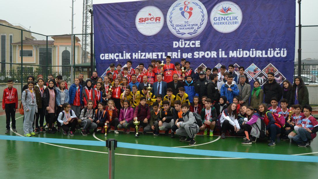 Okulsporları Yıldızlar, Gençler A-B Kros İl Müsabakaları 22 Takım ve 171 Sporcunun Katılımıyla Gerçekleştirildi