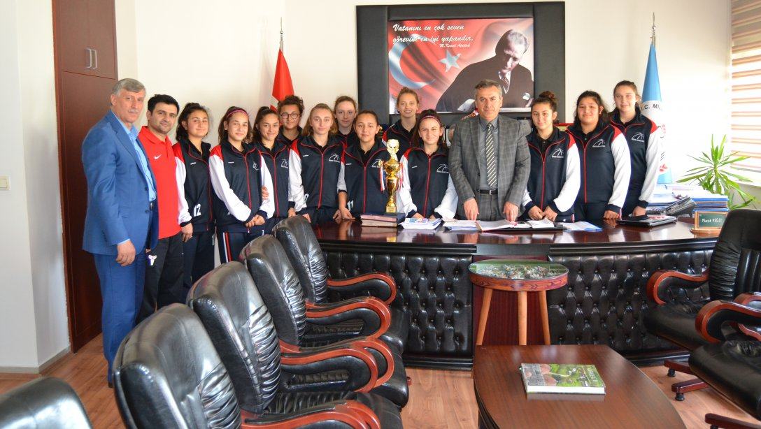 Şehit Cihan Aksarı Ortaokulu Kız Basketbol Takımı Okul Sporları Türkiye 3.´sü Oldu