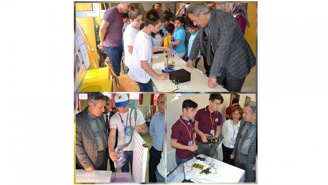 İl Milli Eğitim Müdürümüz Murat YİĞİT Borsa İstanbul, Fatih Mesleki ve Teknik Anadolu Lisesi ve Hürriyet Ortaokulu'nun TÜBİTAK 4006 Bilim Fuarı Sergilerini Ziyaret Etti