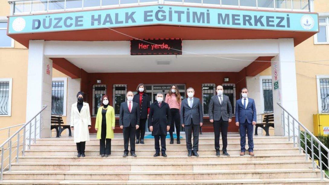 Valimiz Sayın Cevdet ATAY, Milli Eğitim Müdürümüz Murat YİĞİT ile Birlikte Düzce Halk Eğitim Merkezi'ni Ziyaret Etti