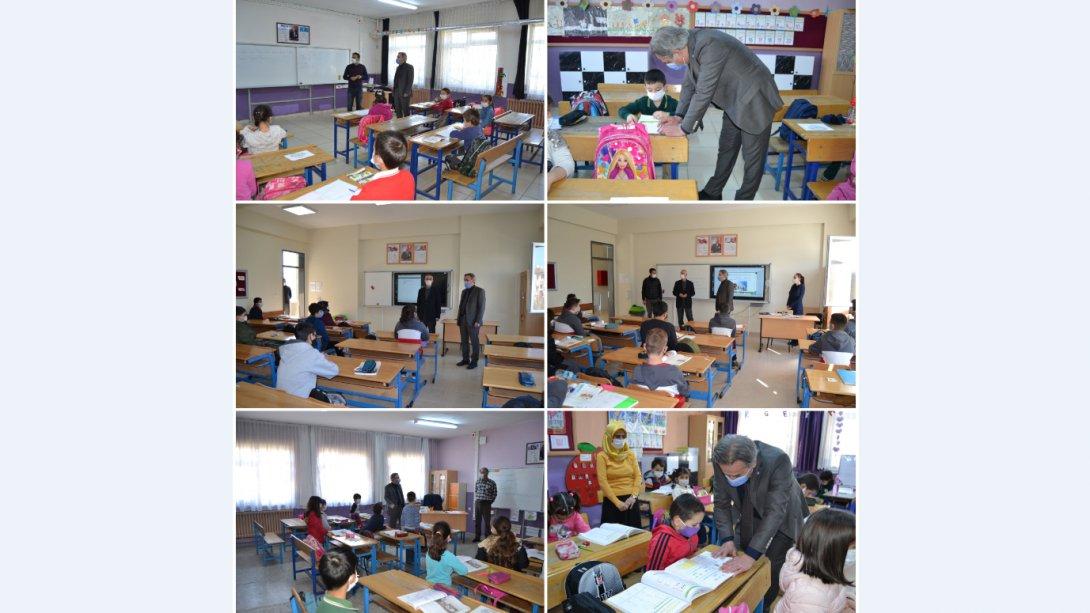 İl Milli Eğitim Müdürümüz Murat YİĞİT 19 Mayıs İlkokulu'nu ve Öztermiyeci Ortaokulu'nu Ziyaret Etti