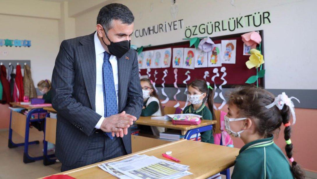 Valimiz Sayın Cevdet ATAY Bahçeköy İlkokulu'nu, İstilli Ortaokulu'nu ve İstilli İmam Hatip Ortaokulu'nu Ziyaret Etti