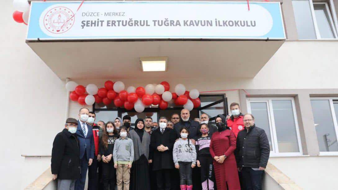 Şehit Ertuğrul Tuğra Kavun İlkokulu'nun Açılışı Valimiz Sayın Cevdet Atay'ın ve Şehidimizin Kıymetli Ailesinin Katılımlarıyla Gerçekleştirildi