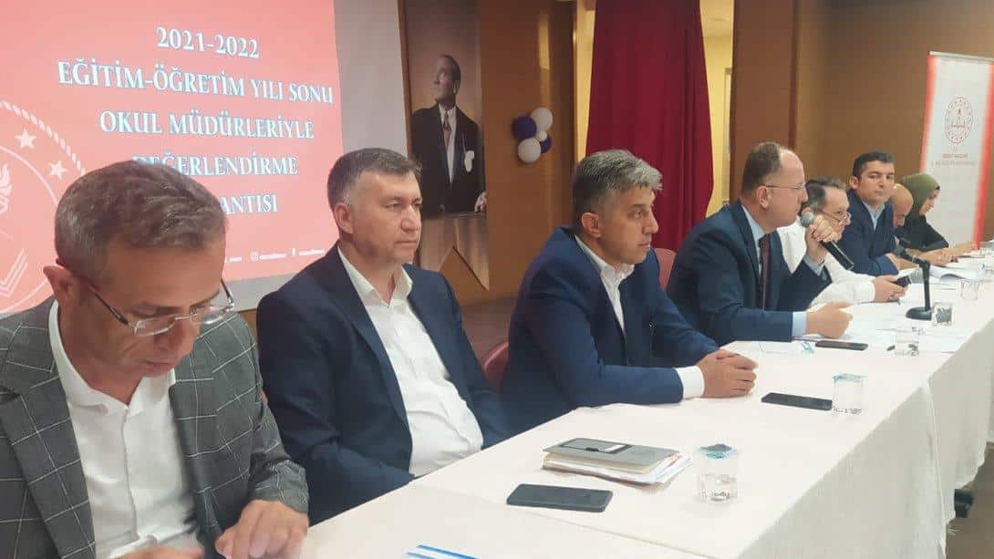 İl Milli Eğitim Müdürümüz Tamer Kırbaç Başkanlığında 2021-2022 Eğitim Öğretim Yılı Sonu Değerlendirme Toplantısı Gerçekleştirildi