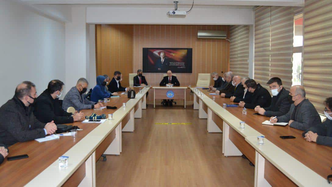  İl Milli Eğitim Müdürümüz Tamer Kırbaç Başkanlığında Mesleki ve Teknik Eğitim Bilgilendirme ve Değerlendirme Toplantısı Gerçekleştirildi